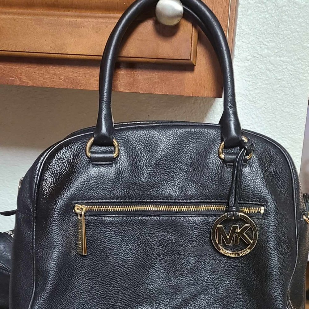 MICHAEL KORS Black Leather Bag w/ gold accents